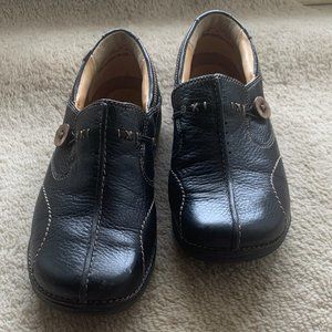 Clarks Unstructured womens shoes black size 8.5 M (medium)